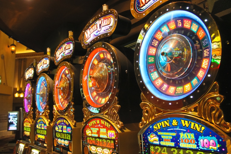 10985268-slot-machines-in-new-york-new-york-hotel-and-casino-in-las-vegas